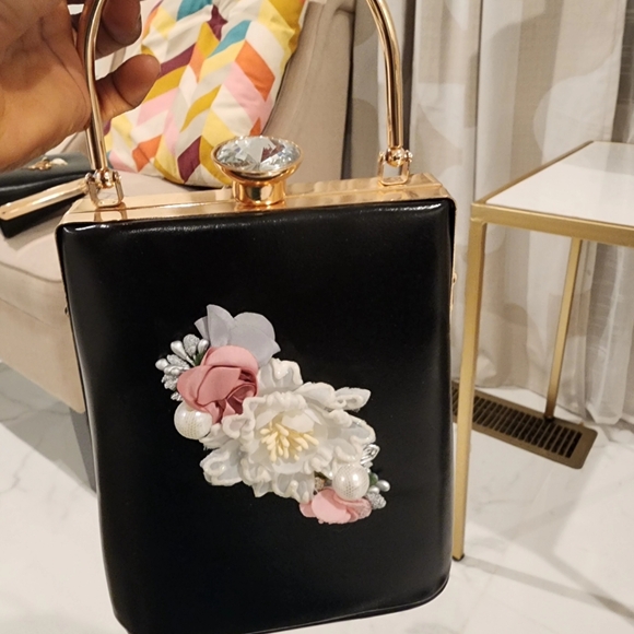 Bags - Picture 3 of 3